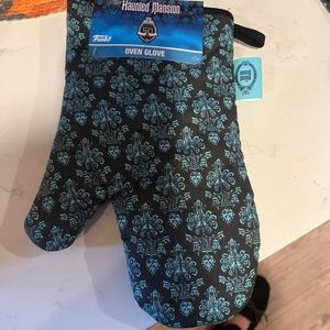 Funko Haunted Mansion Oven Glove